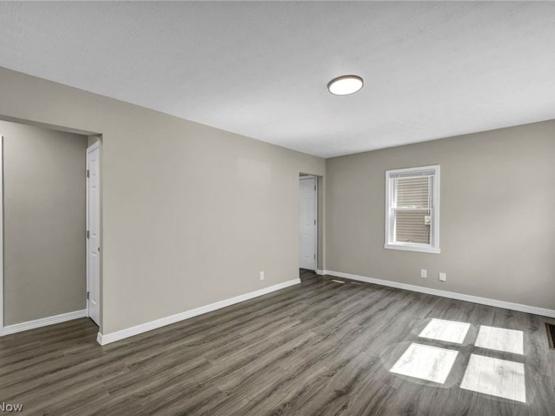 1291 Hardesty Boulevard , Akron, OH 44320 Photo 8