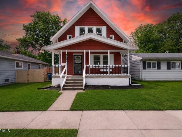 2042 Airline Avenue, Toledo, OH 43609
