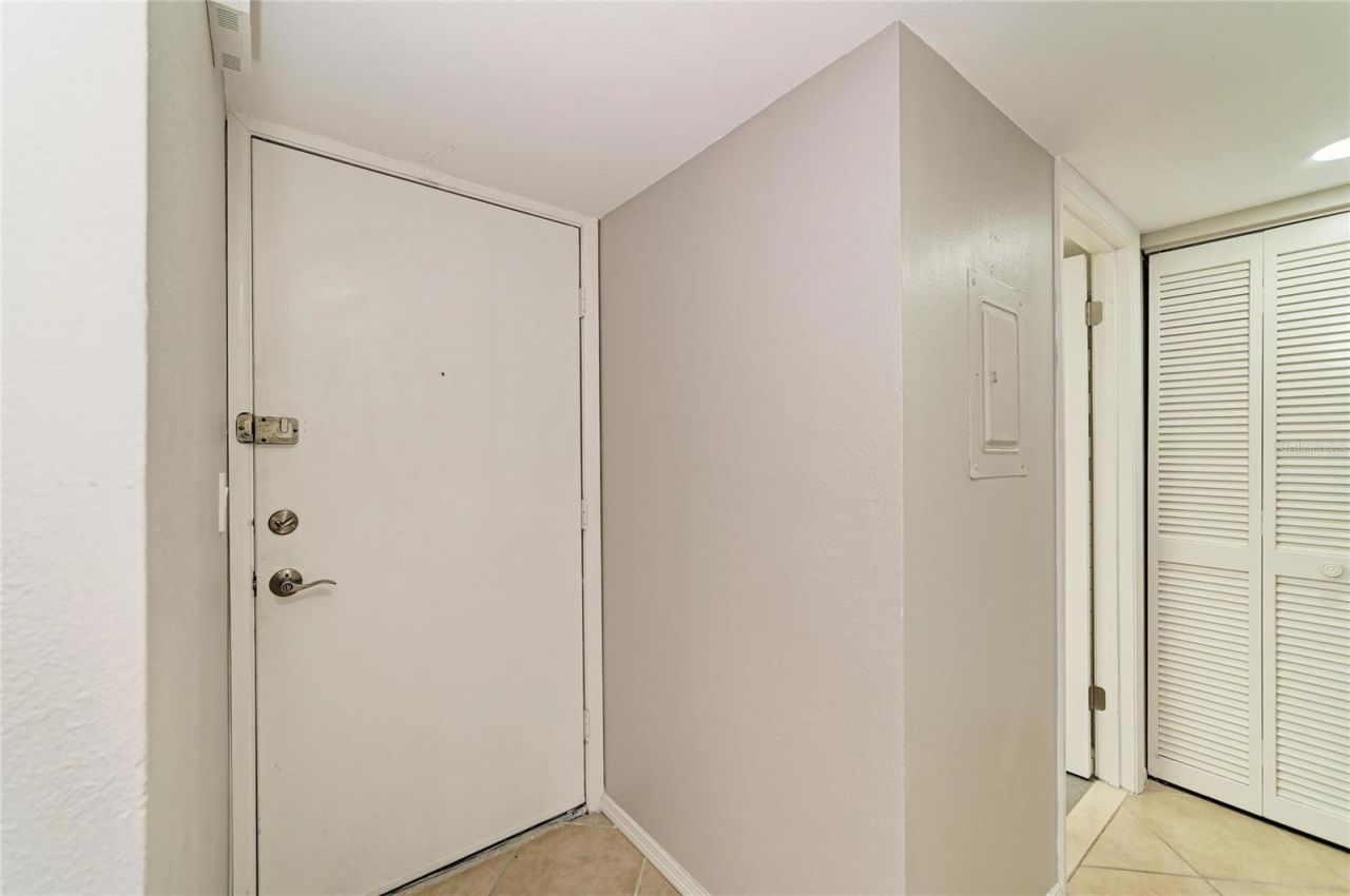 2224 Bahia Vista Street , Unit E6, Sarasota, FL 34239 Photo