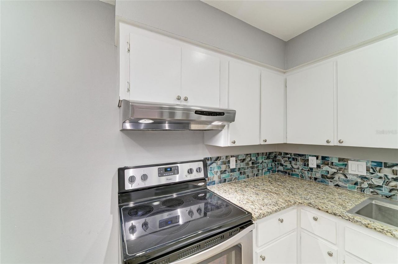 2224 Bahia Vista Street , Unit E6, Sarasota, FL 34239 Photo