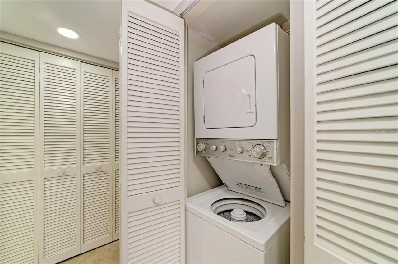 2224 Bahia Vista Street , Unit E6, Sarasota, FL 34239 Photo