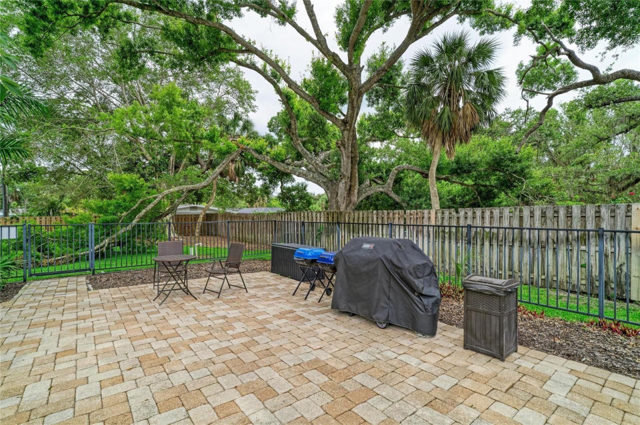 2224 Bahia Vista Street , Unit E6, Sarasota, FL 34239 Photo