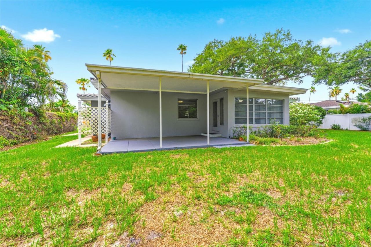 1705 Indian Rocks Road, Belleair, FL 33756 Photo