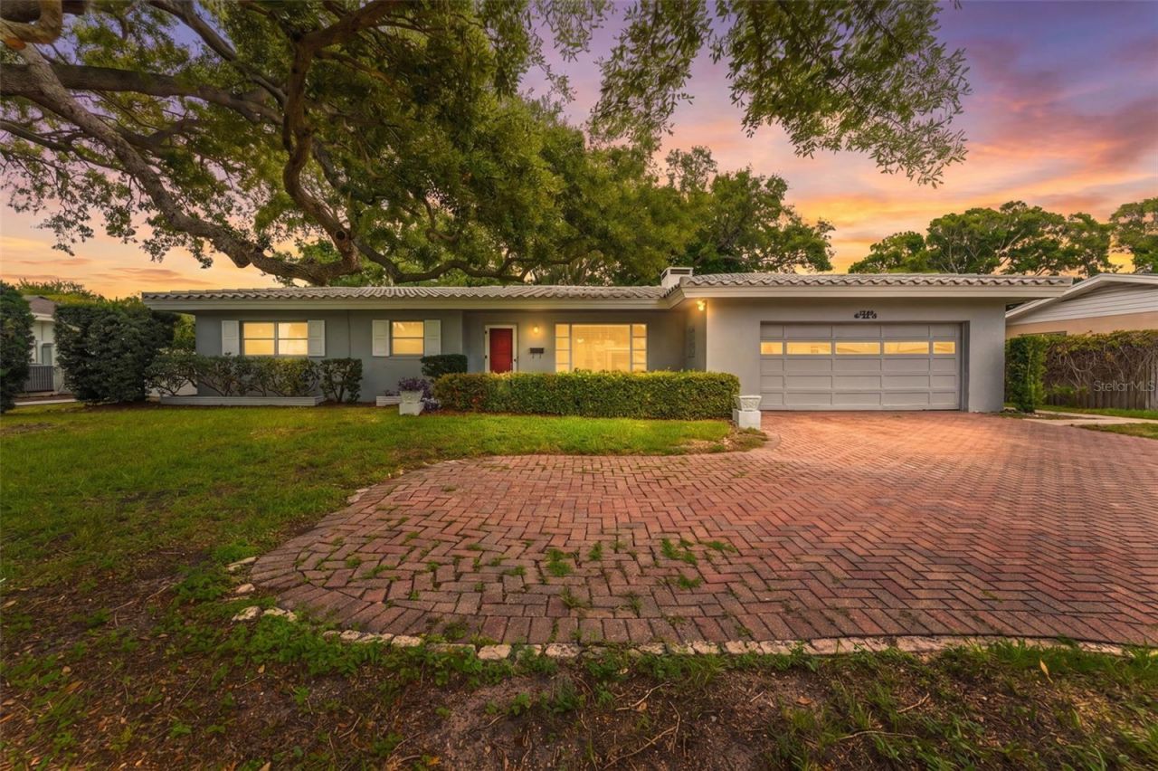1705 Indian Rocks Road, Belleair, FL 33756 Photo