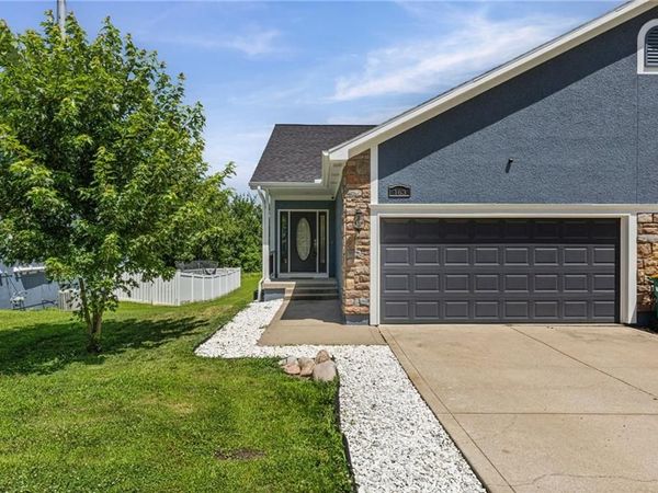 163 Warner Avenue, Bonner Springs, KS 66012