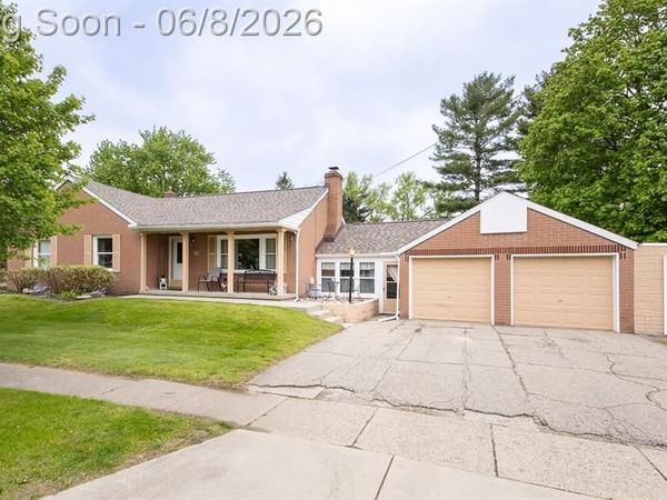 202 Park Avenue, Holly Vlg, MI 48442
