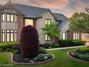 6664 Apple Blossom Trail, West Bloomfield Twp, MI 48322