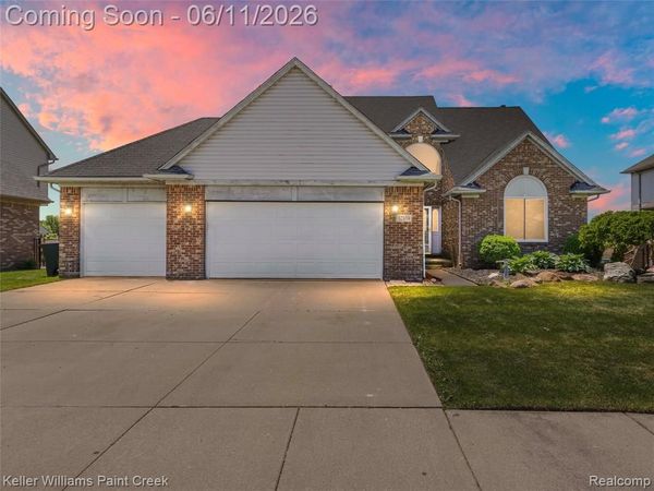 52359 Fox Pointe Drive, New Baltimore, MI 48047