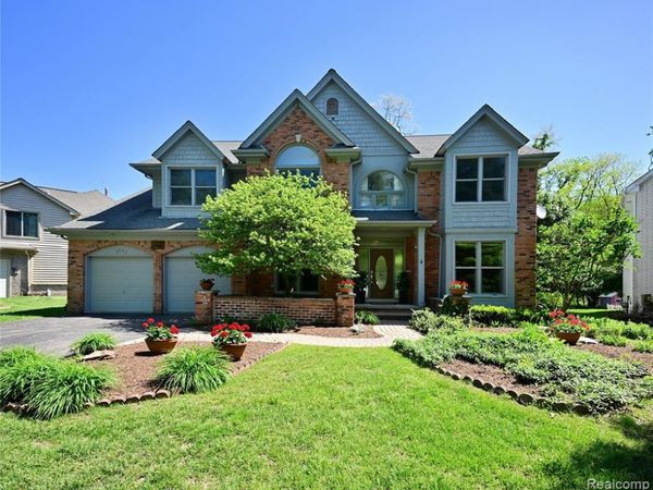 2749 Nicole Court, West Bloomfield Twp, MI 48324