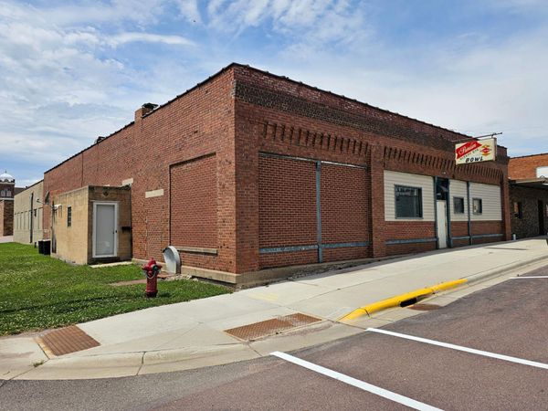 140 S First Avenue , Sleepy Eye, MN 56085