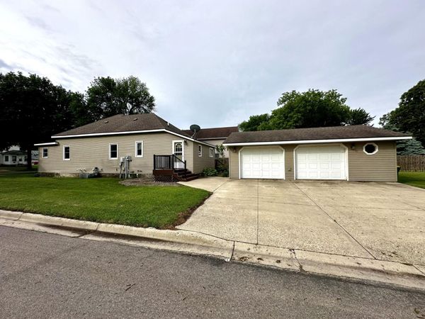 415 N 6th Street , Marshall, MN 56258