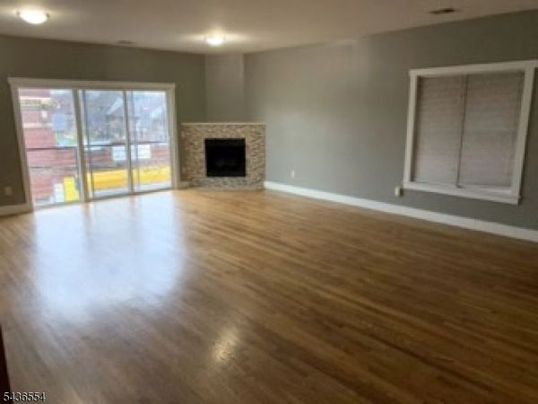 54 Oriental St, Newark, NJ 07104