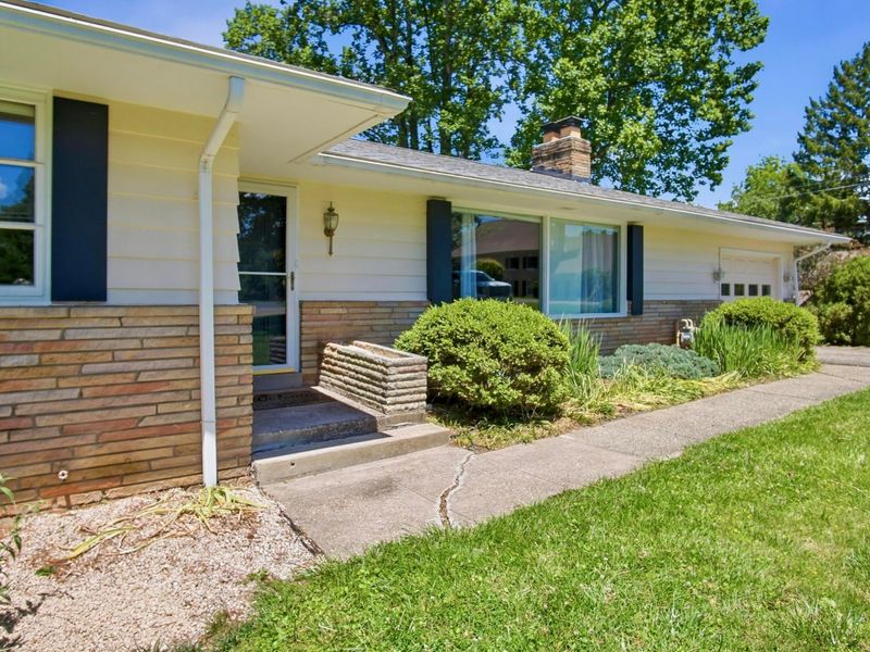 375 Broadview Avenue , Zanesville, OH 43701 Photo 3