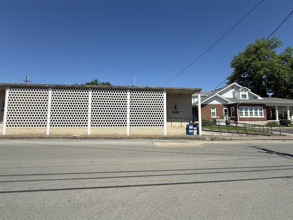 301 W Kentucky Avenue 103 N High Street, Franklin, KY 42134