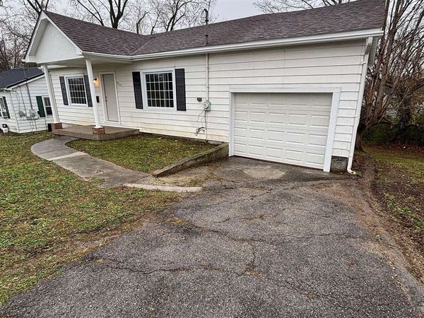 517 E Hodgenville Avenue , Greensburg, KY 42743