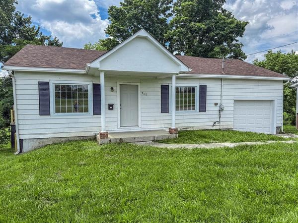 517 E Hodgenville Avenue , Greensburg, KY 42743