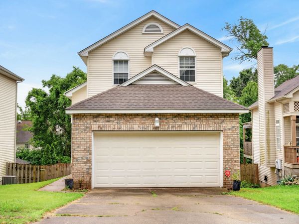 4021 Farmingham Woods Dr, Hermitage, TN 37076