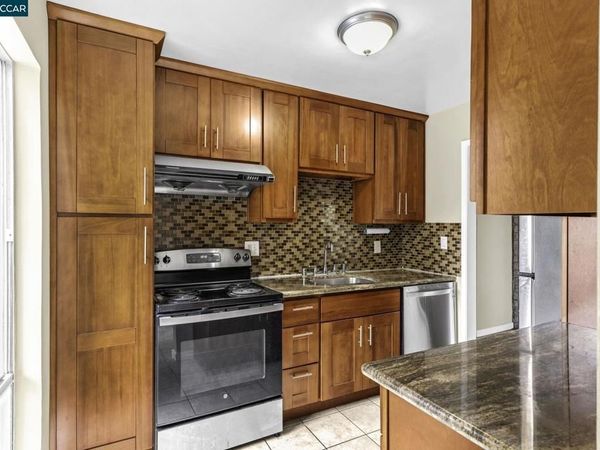 385 Jayne Ave , Unit 215, Oakland, CA 94610