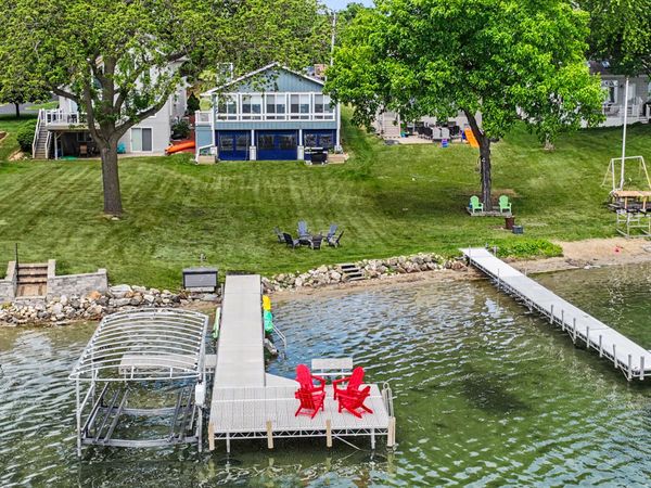 3215 S Browns Lake Dr, Burlington, WI 53105