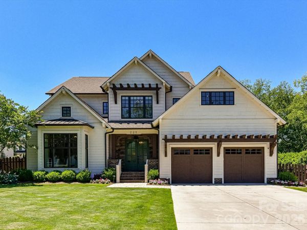 221 Anthony Circle, Charlotte, NC 28211