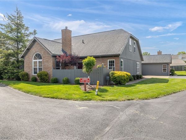 1055 North Jefferson Street , Unit B, Medina, OH 44256