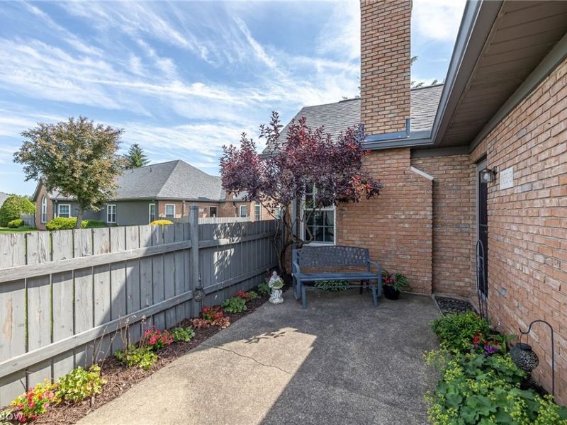 1055 North Jefferson Street , Unit B, Medina, OH 44256 Photo 3
