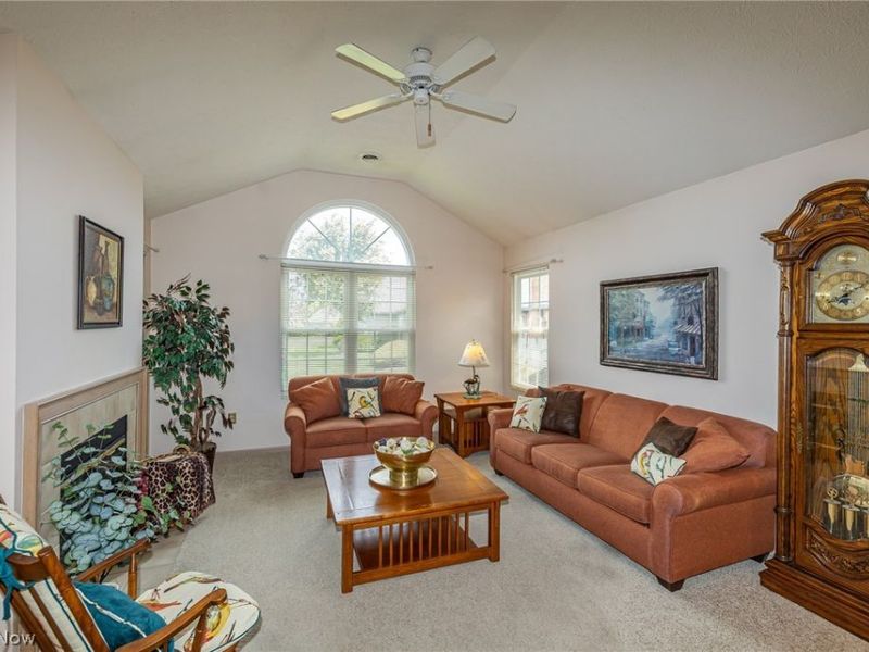 1055 North Jefferson Street , Unit B, Medina, OH 44256 Photo 5