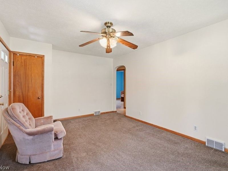 744 Utica Avenue, Akron, OH 44312 Photo 11