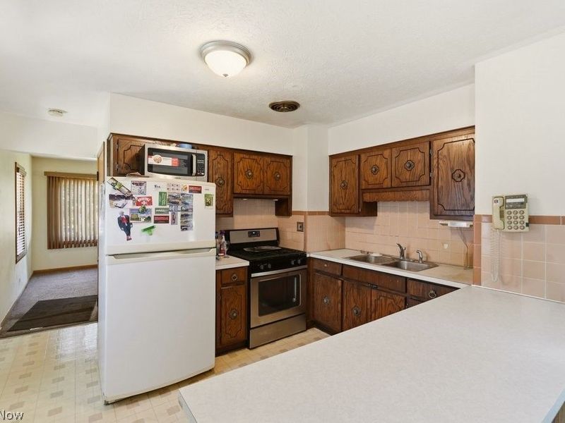 744 Utica Avenue, Akron, OH 44312 Photo 7