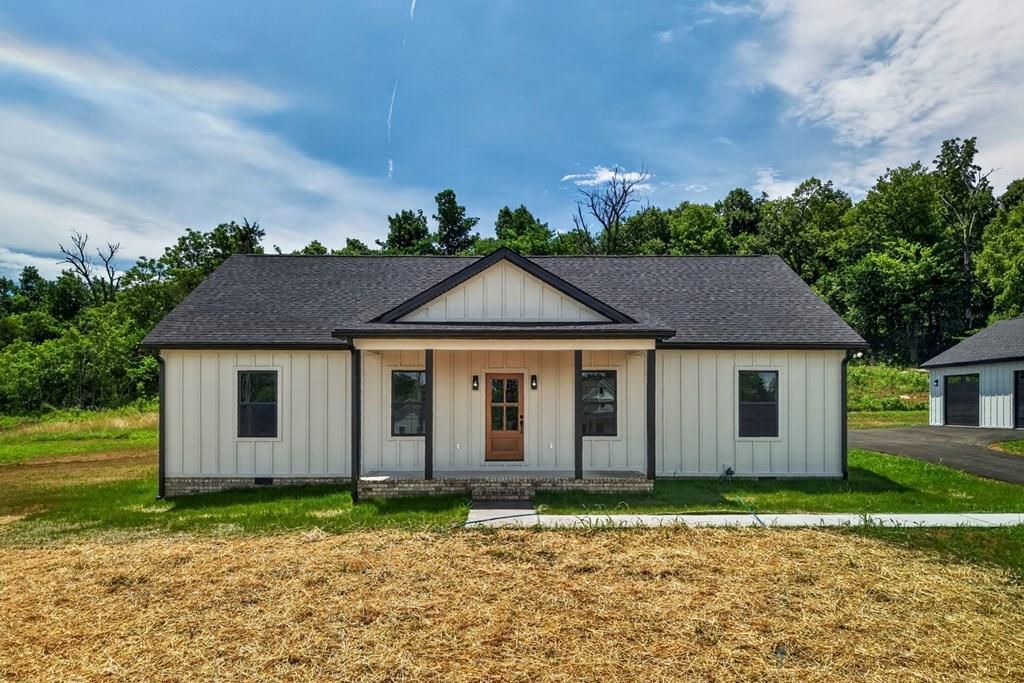 233 Cedar Ln, Allons, TN 38541 Main Photo