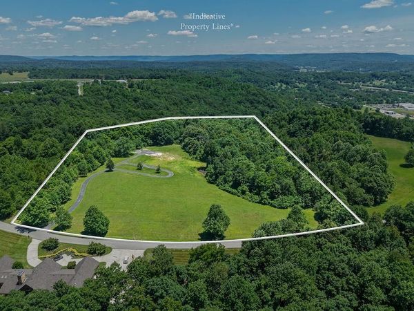 217 Fairview Ln, Livingston, TN 38570