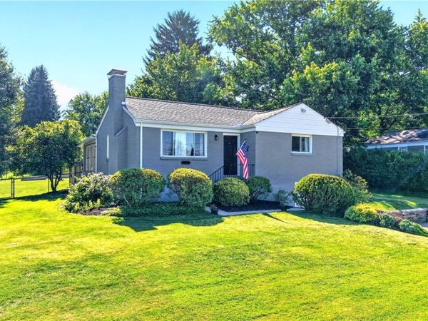 1560 Crestview Dr , Pittsburgh, PA 15237