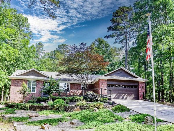 11 Alicante Ln, Hot Springs, AR 71909