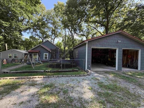 277 N 6th Street, Flippin, AR 72634