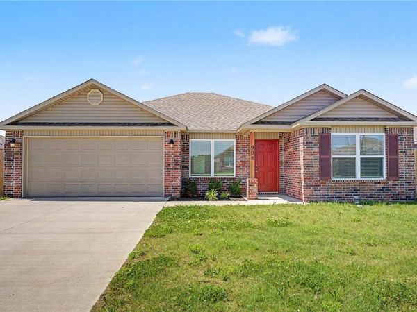 900 Tanner Drive , Siloam Springs, AR 72761