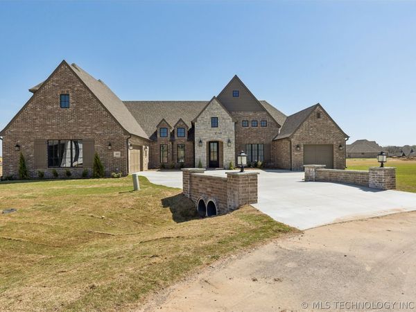 10859 N 83rd East Court , Owasso, OK 74055