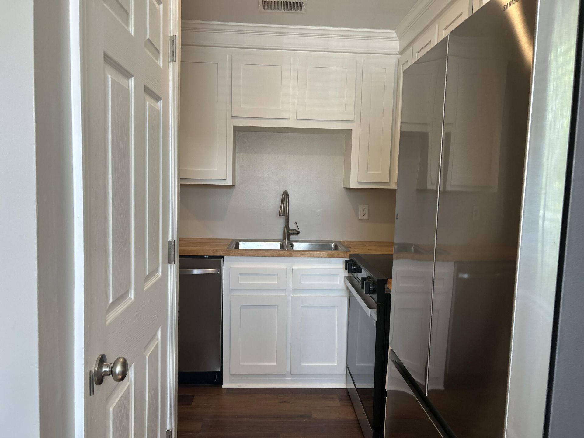 3930 Azalea Drive Photo 6