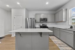 222 W Bradford Pointe Drive photo 4