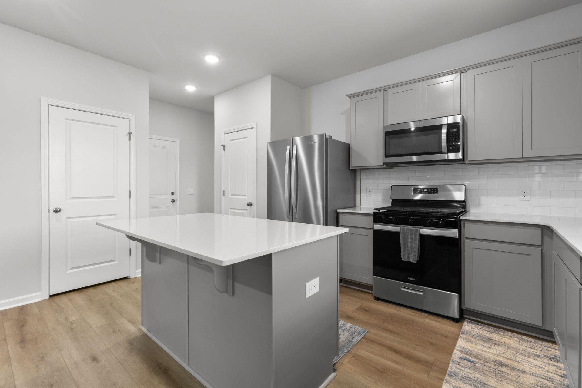 222 W Bradford Pointe Drive Photo 6