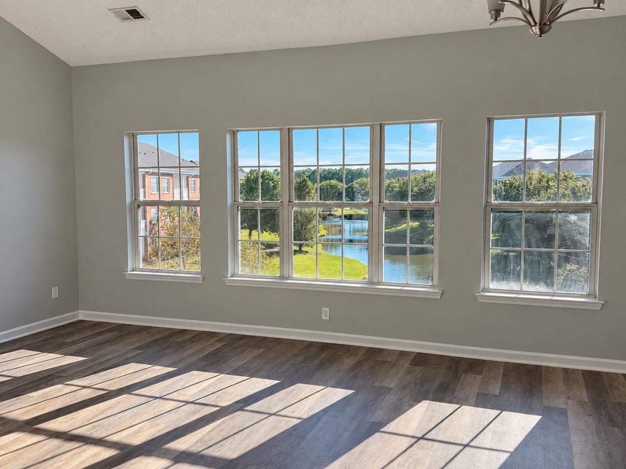 3931 Gladiola Ct. Photo 4
