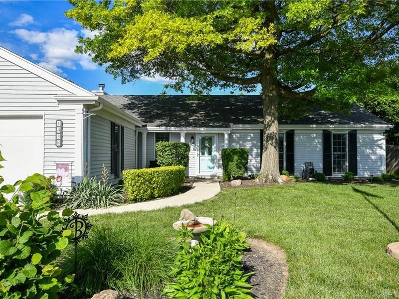 1438 Robinhood Drive, West Carrollton, OH 45449 Photo 1