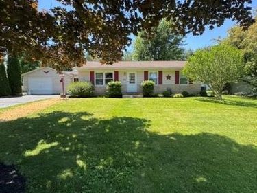 636 Cloverdale Ave, Crestline, OH 44827