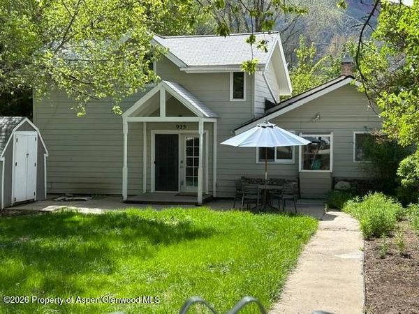 925 Palmer Avenue, Glenwood Springs, CO 81601