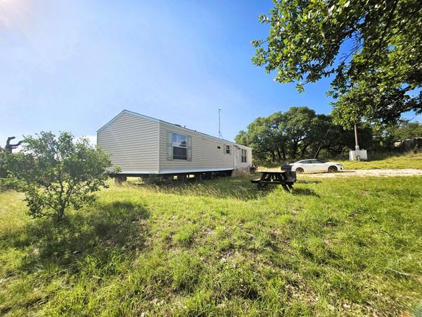 100 Reavis DR , Kempner, TX 76539