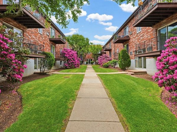 21 Westgate Rd, Unit 4, Boston, MA 02467