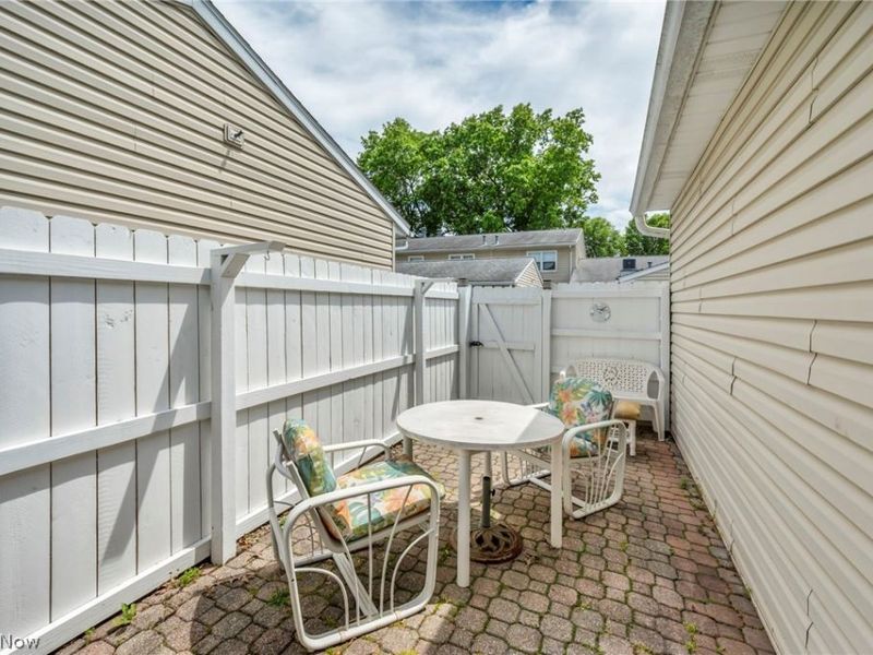 2499 Barth Drive , Uniontown, OH 44685 Photo 24