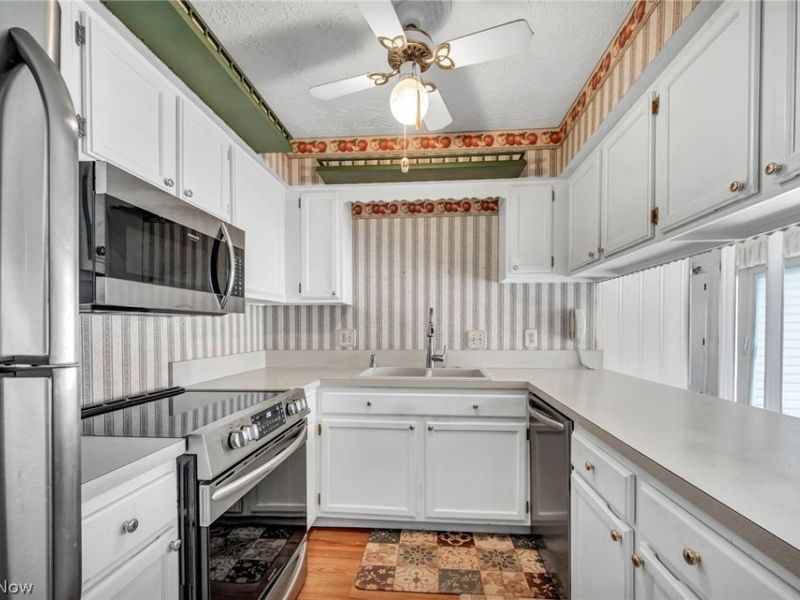 2499 Barth Drive , Uniontown, OH 44685 Photo 8