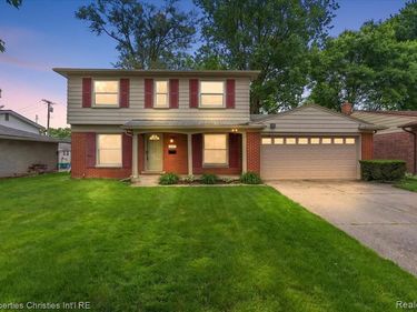 15602 Comstock Street, Livonia, MI 48154