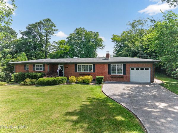6810 Dorchester Drive, Knoxville, TN 37909