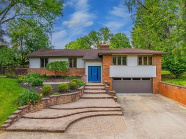 2700 Fishinger Road , Upper Arlington, OH 43221